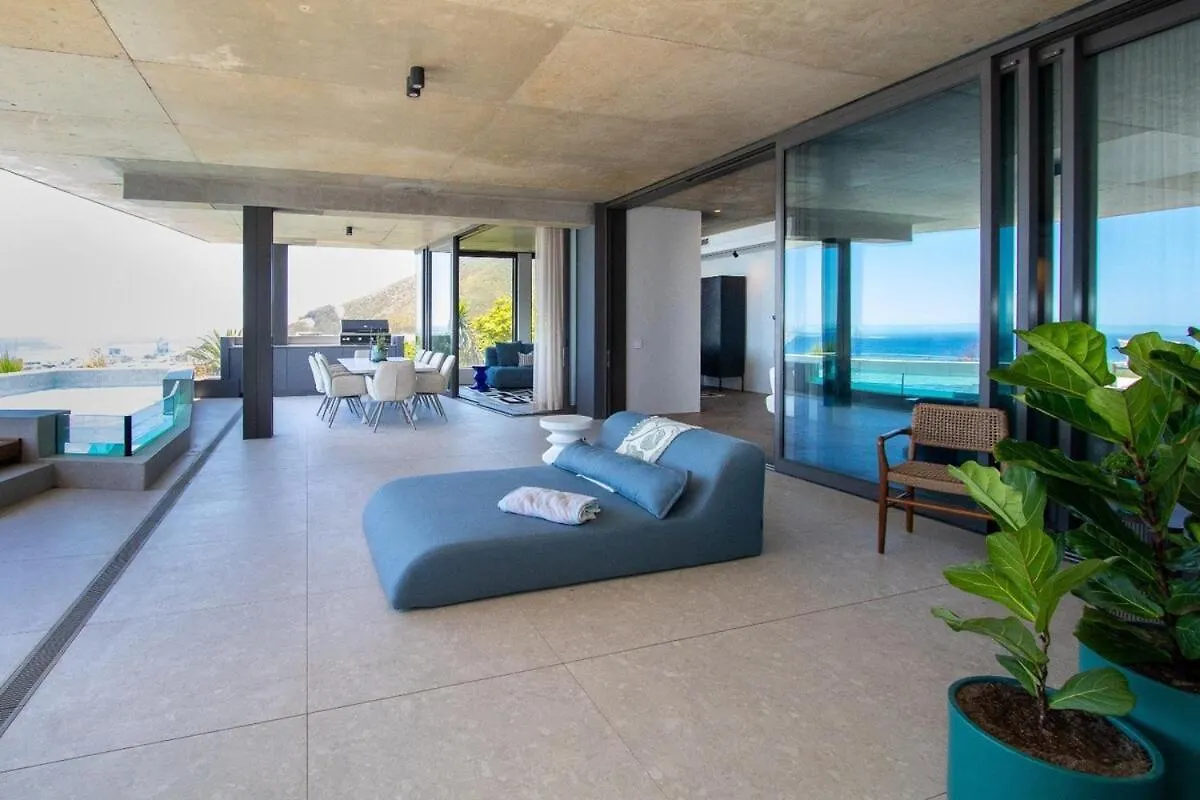 Living The Dream De Wet Road Daire Cape Town